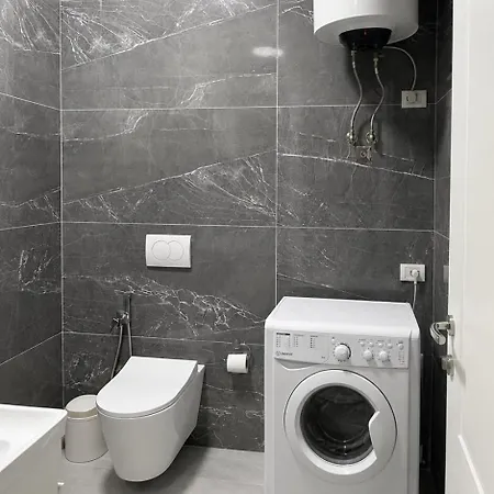 View 3 Bedroom Prime Location Apartman