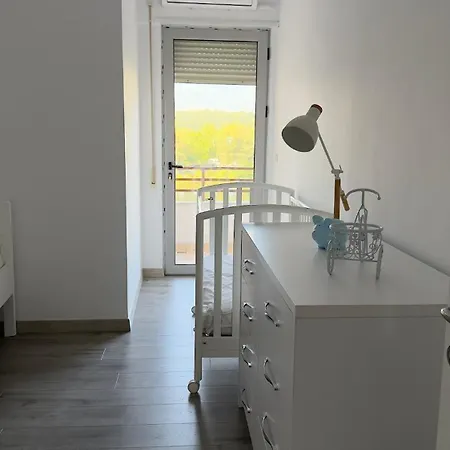 View 3 Bedroom Prime Location * 地拉那