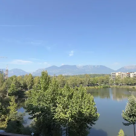 View 3 Bedroom Prime Location * 地拉那